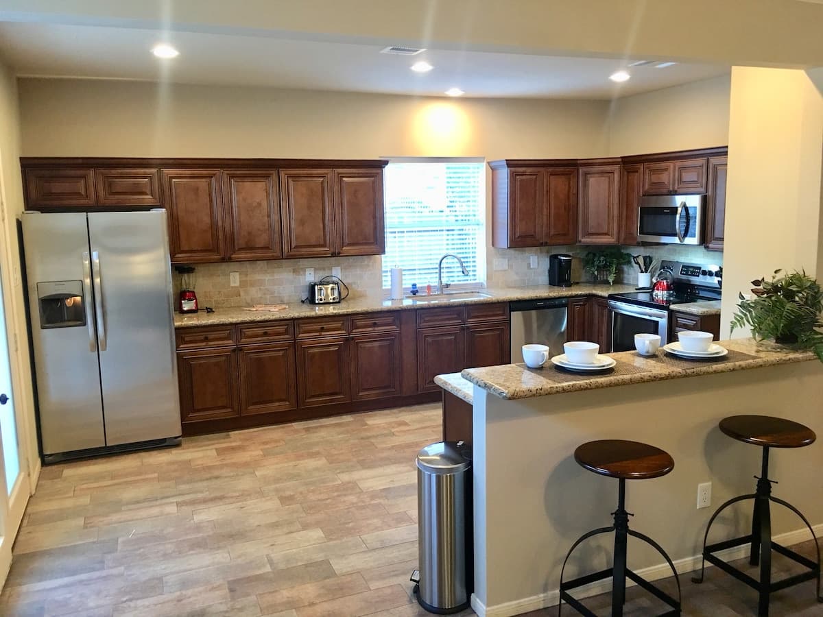 Spacious home in great family neighborhood! - Photo 5